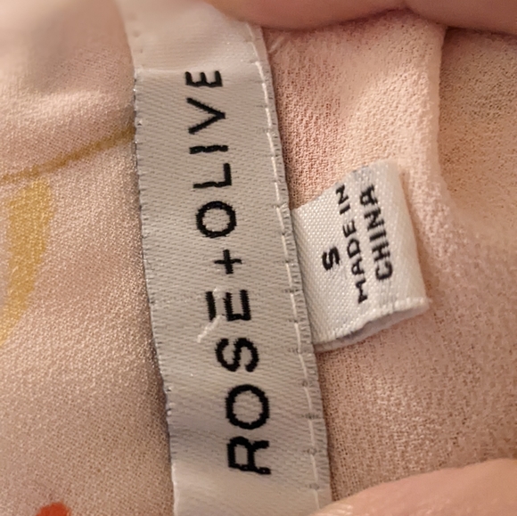 Rose and Olive Sleeveless Floral Blouse - Small - Picture 4 of 5